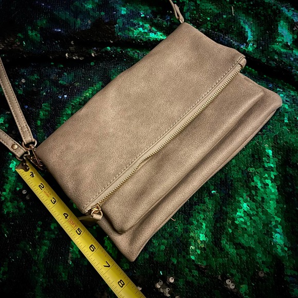 Gray/Gold Multi-Compartment Purse/Clutch Convertible - Picture 10 of 10